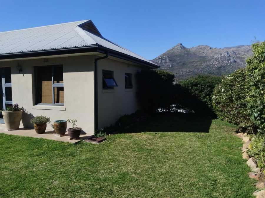 To Let 4 Bedroom Property for Rent in Kenrock Country Estate Western Cape